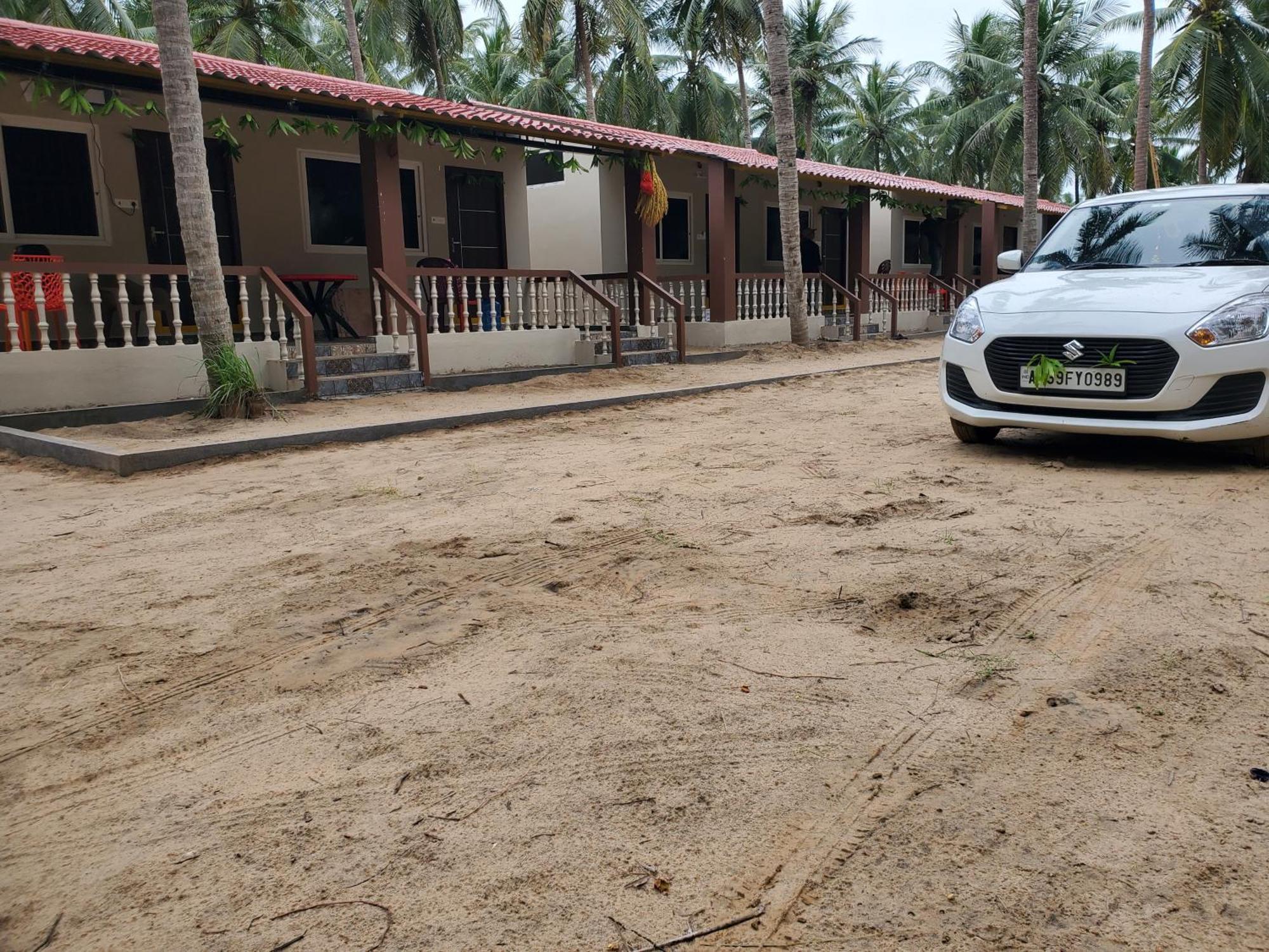 Coastline Beach Resort Perupalem エクステリア 写真
