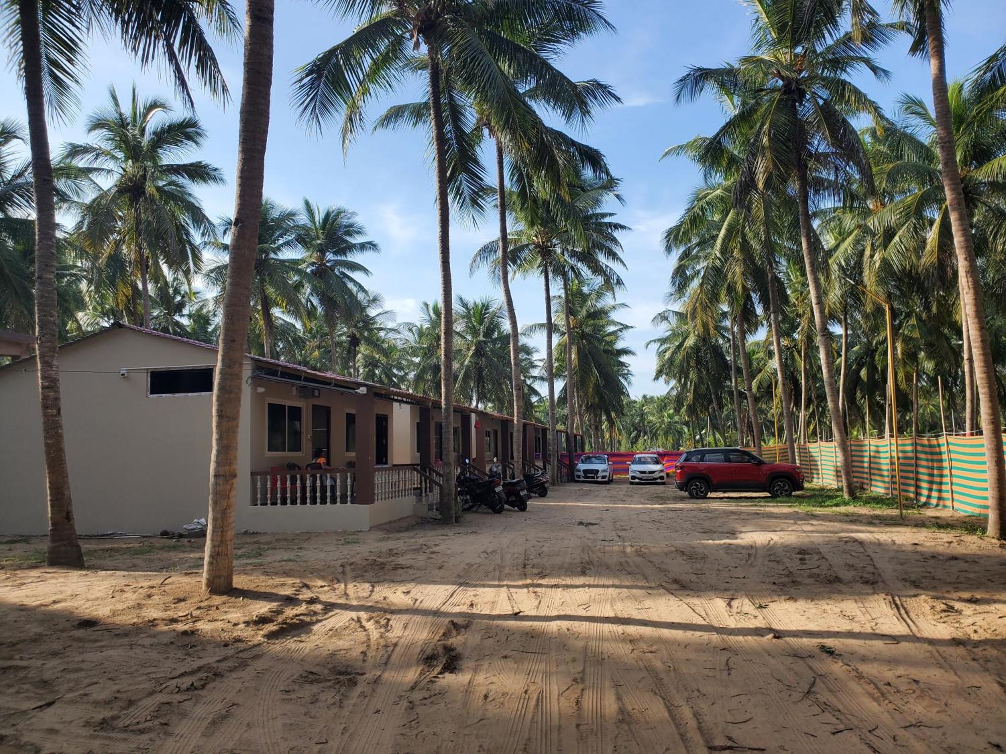 Coastline Beach Resort Perupalem エクステリア 写真