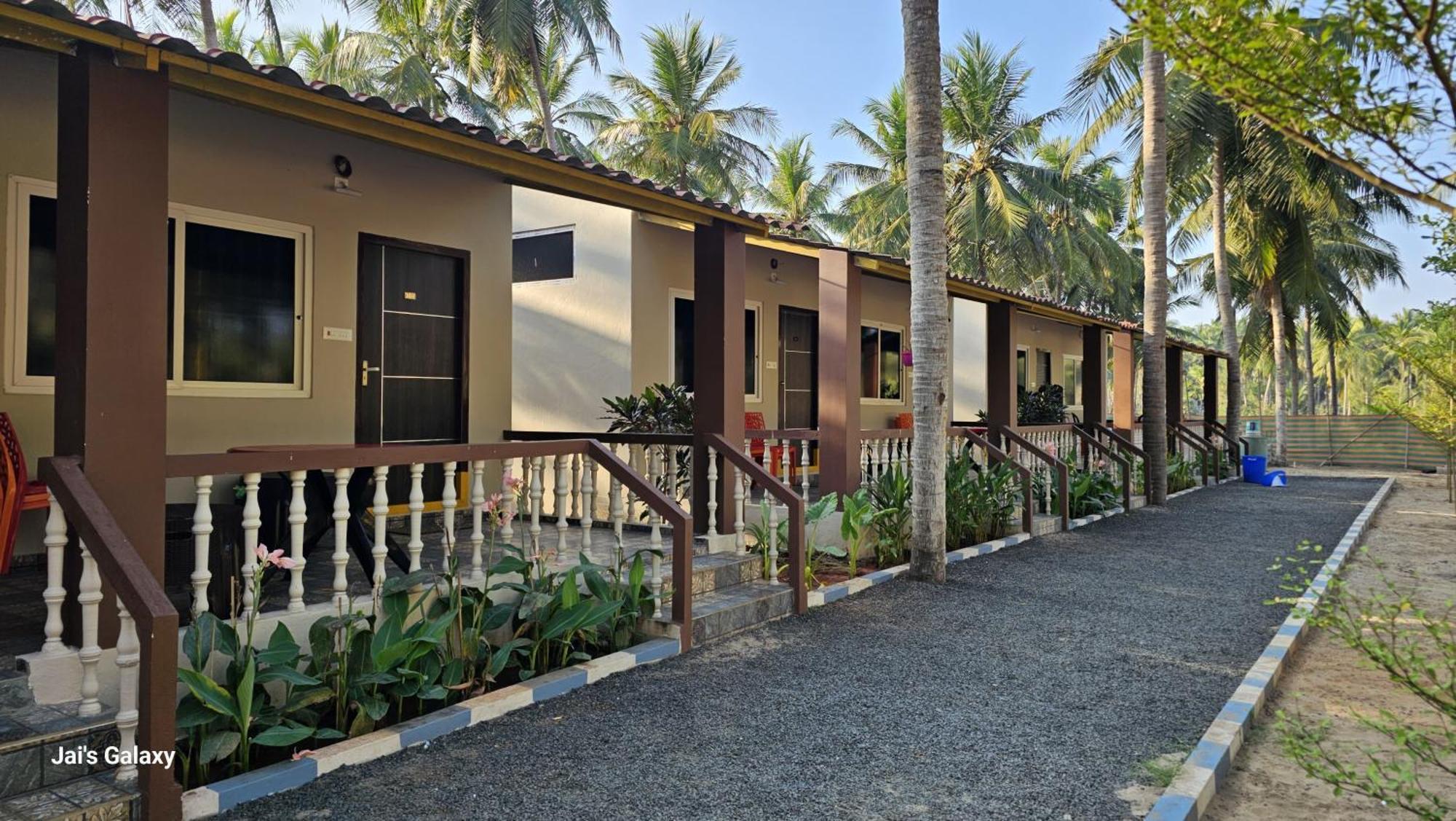 Coastline Beach Resort Perupalem エクステリア 写真